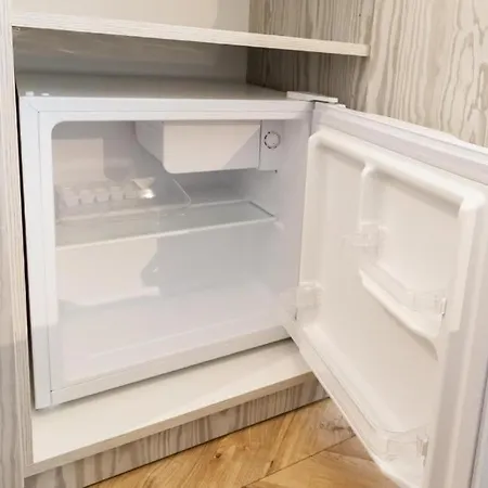 Апартаменти Hot Spot Apartments!